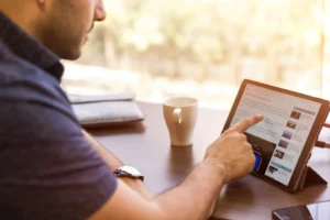 How to Attract Recruiters with an Authentic LinkedIn About Section