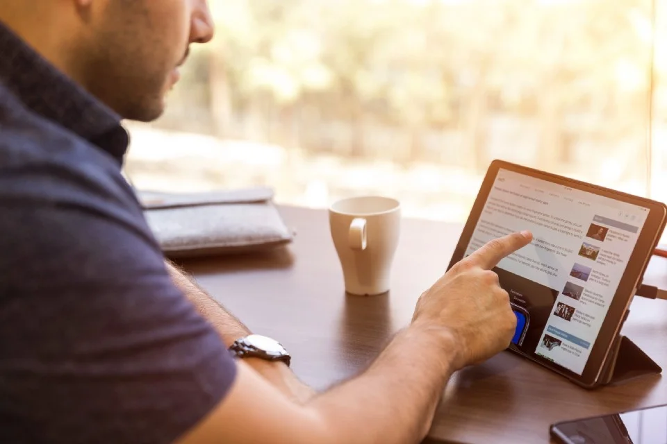 How to Attract Recruiters with an Authentic LinkedIn About Section