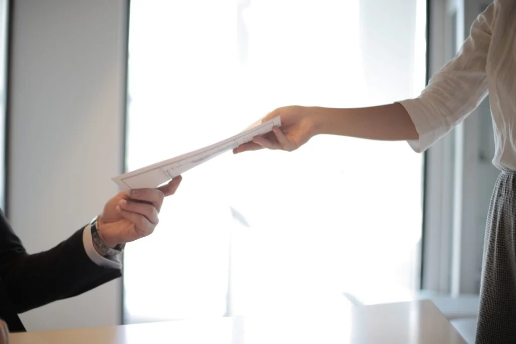 Boost Your Chances of Getting Your Job Application Noticed Through a Personal Note